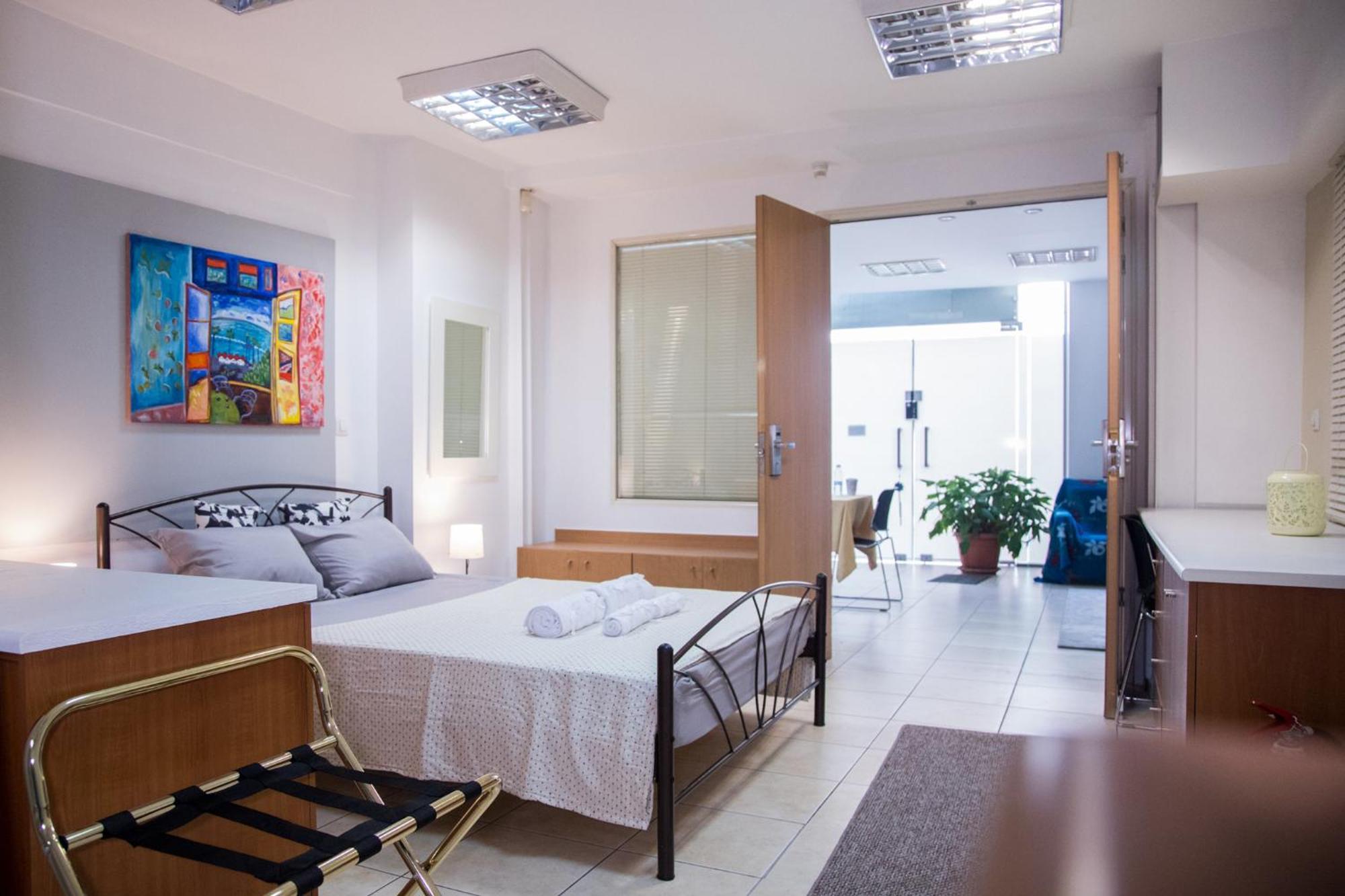 Comfort 2 Minutes From The Metro Athene